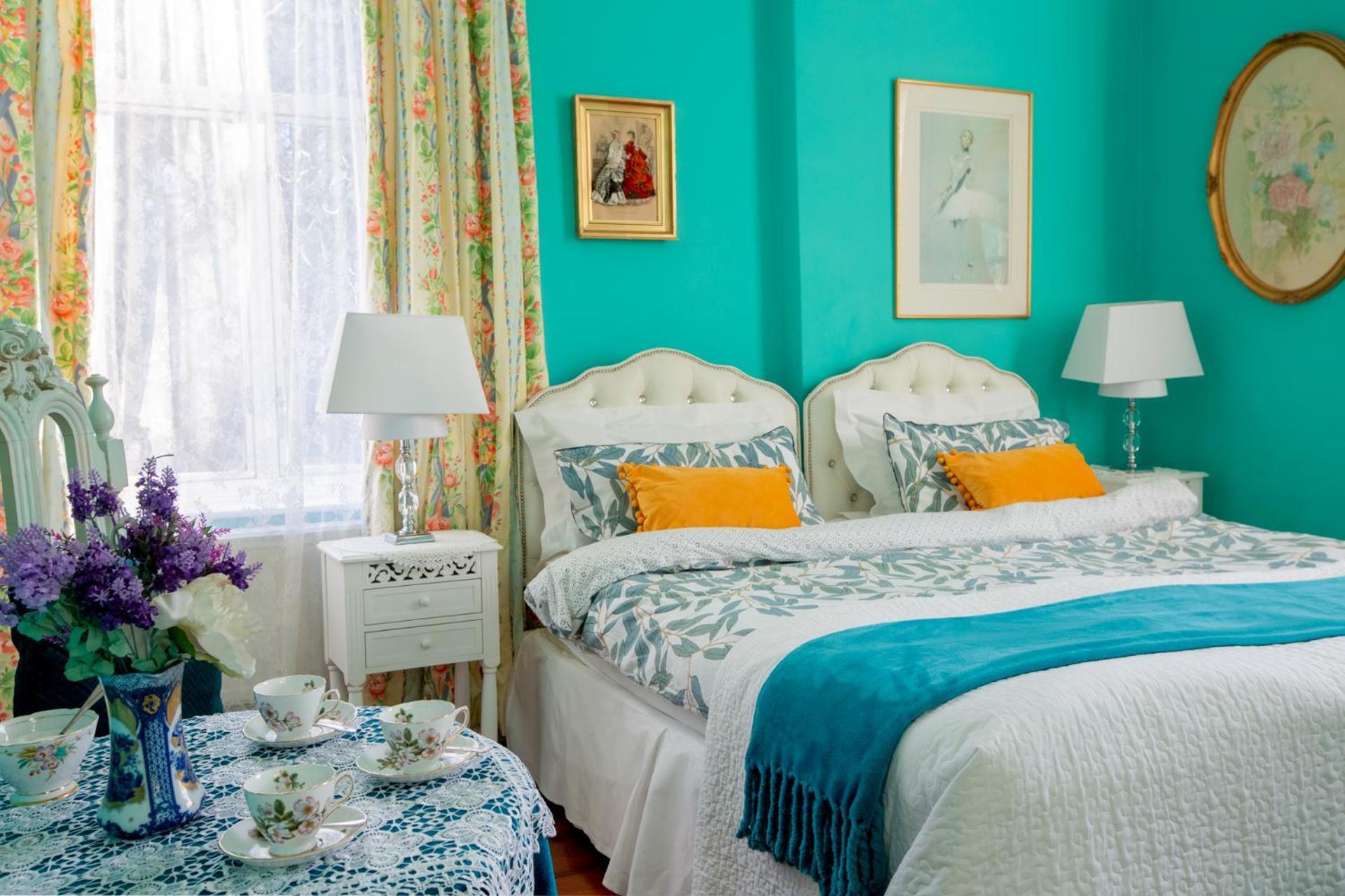 Couette-café Dawson Place, Juliette's 3*